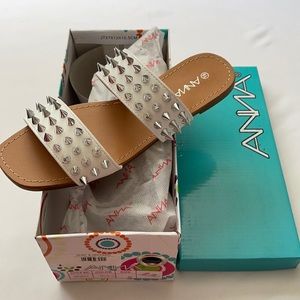 NWT White Spike Studded Sandals Size 6.5